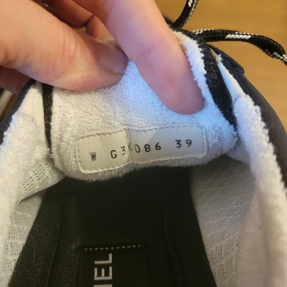 AUTHENTIC Chanel Black and White Sneakers Tennis Shoes 39 - Picture 4 of 5